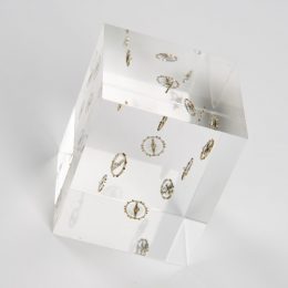 bloc Plexi avec inclusion méta